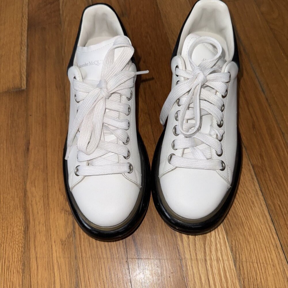 Alexander McQueen Larry Sneakers White Leather Black Gel Sole Size 38 1/2 D - Picture 2 of 16